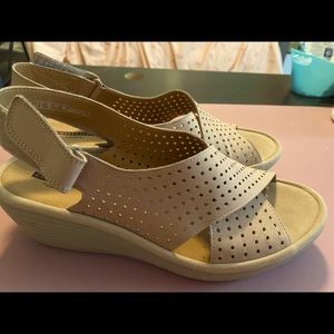 Tan Collection by Clarks sandals size 9.5